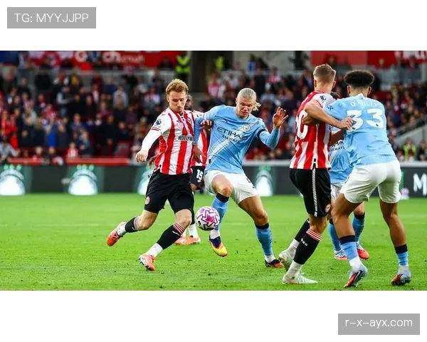 哈兰德与同期前锋关键比赛决定性表现对比分析